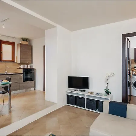 Beautiful In Pitelli -sp- Daire Pitelli